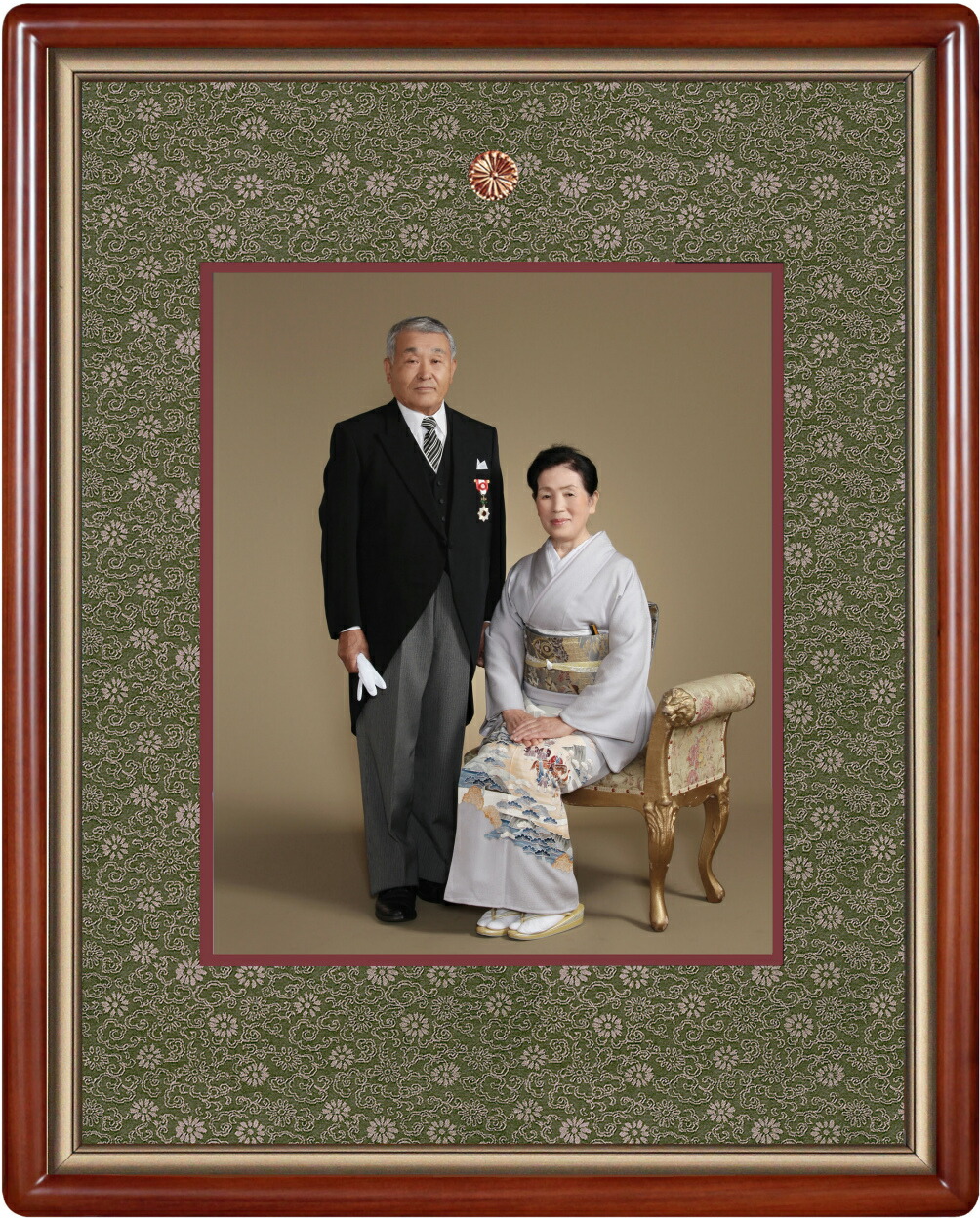 楽天市場】叙勲額縁 勲記 褒章 木製フレーム 写真額半切・四ッ切サイズ