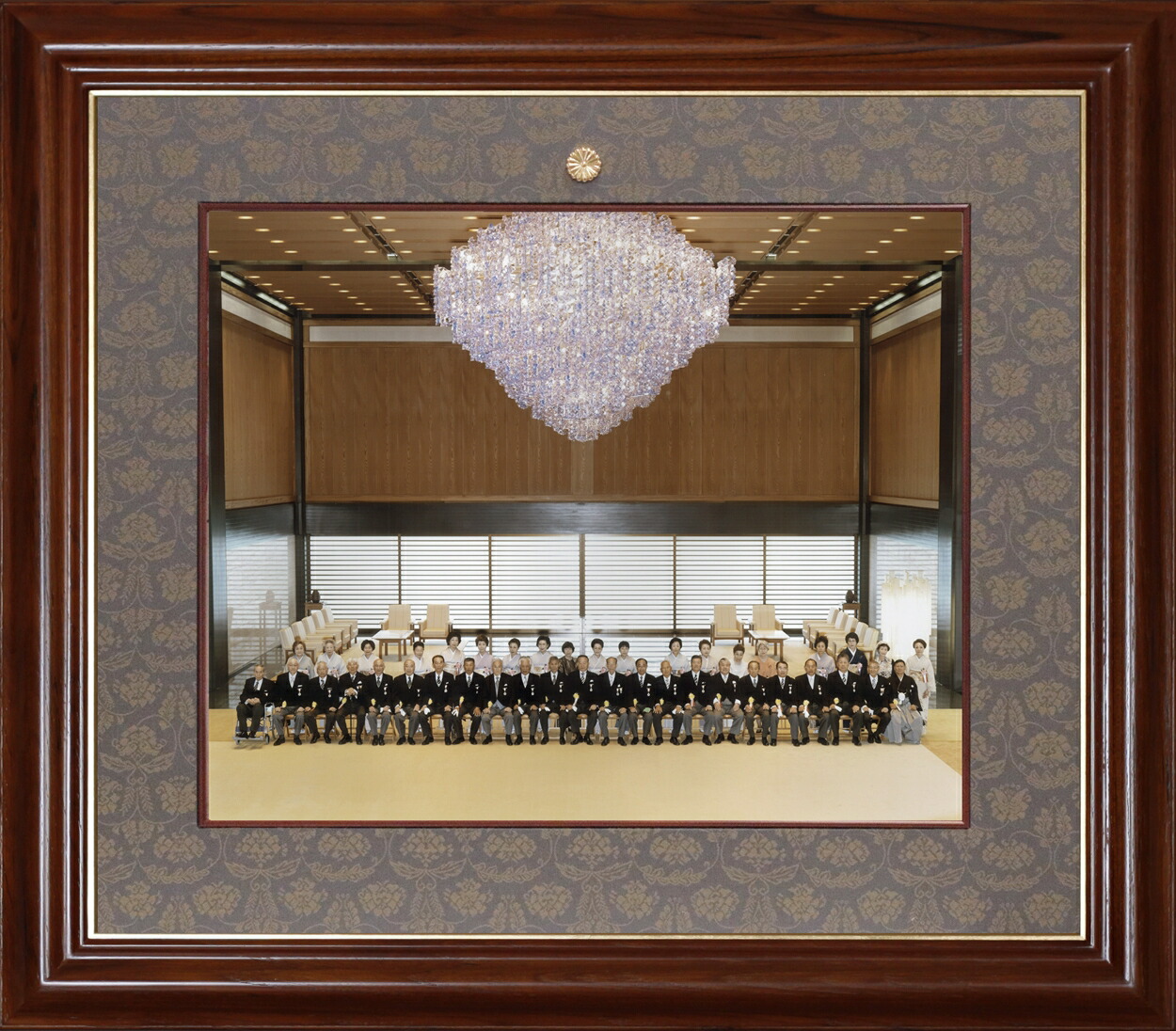 楽天市場】叙勲額縁 勲記 褒章 木製フレーム 写真額半切・四ッ切サイズ