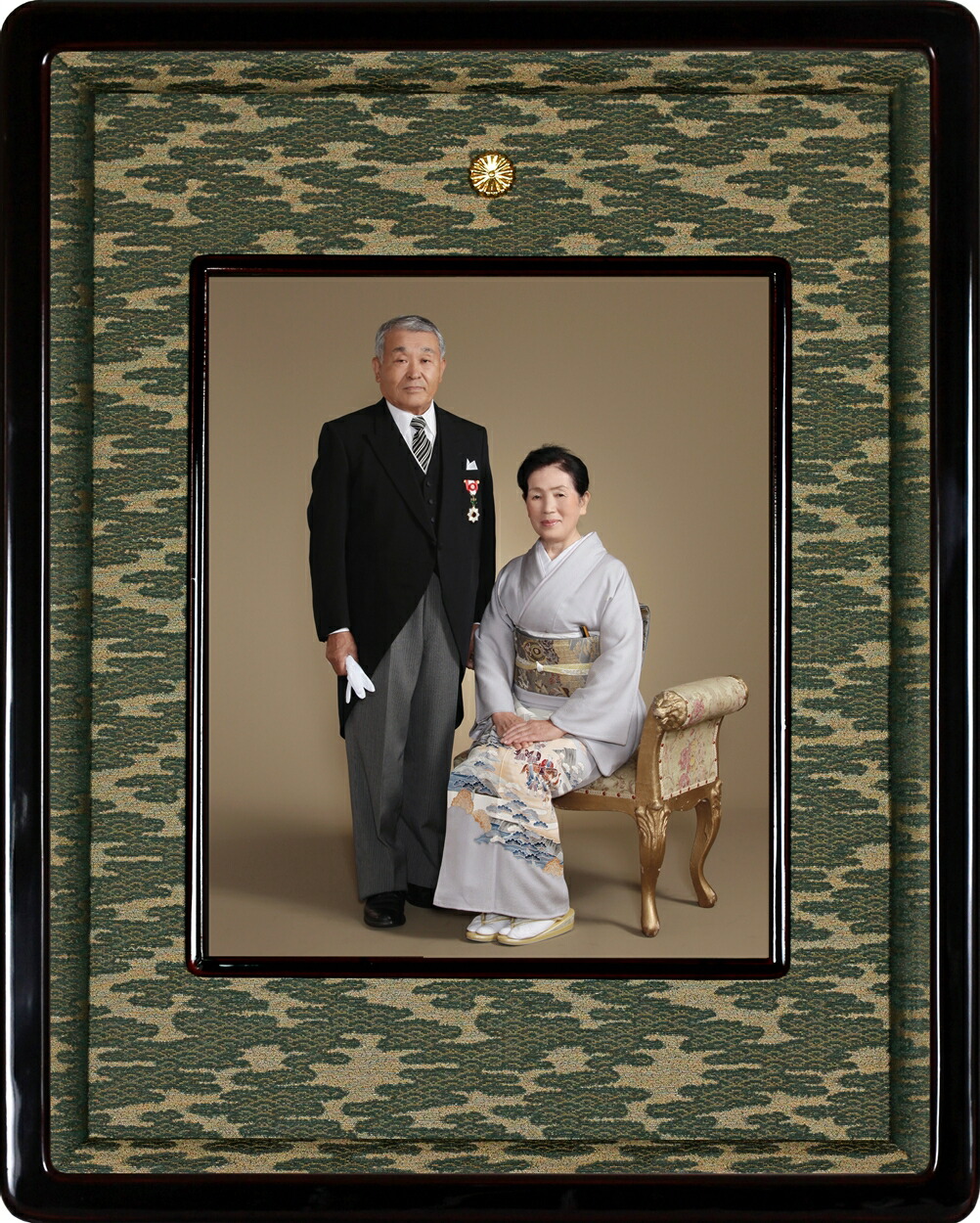 楽天市場】叙勲・褒章記念 写真額 半切 桜材 木地色 送料無料 : 掛け軸