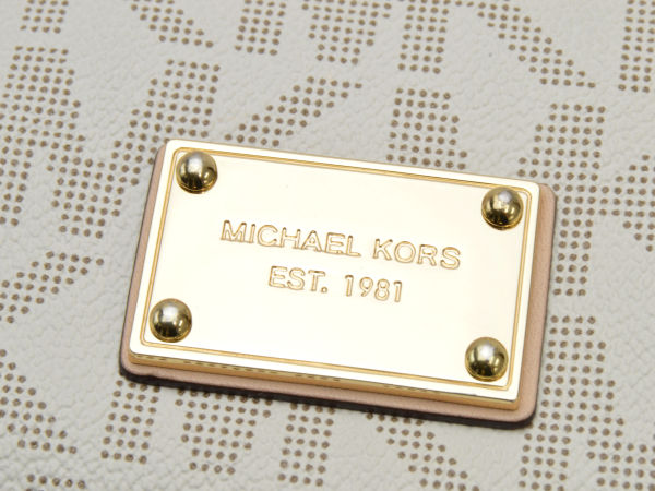 マイケルコース Michael Kors ロゴショルダーバッグ オフホワイト レディース U S F B6385 中古 ブランド買取販売トリヴァンドラム Aplusfinance Blog Com