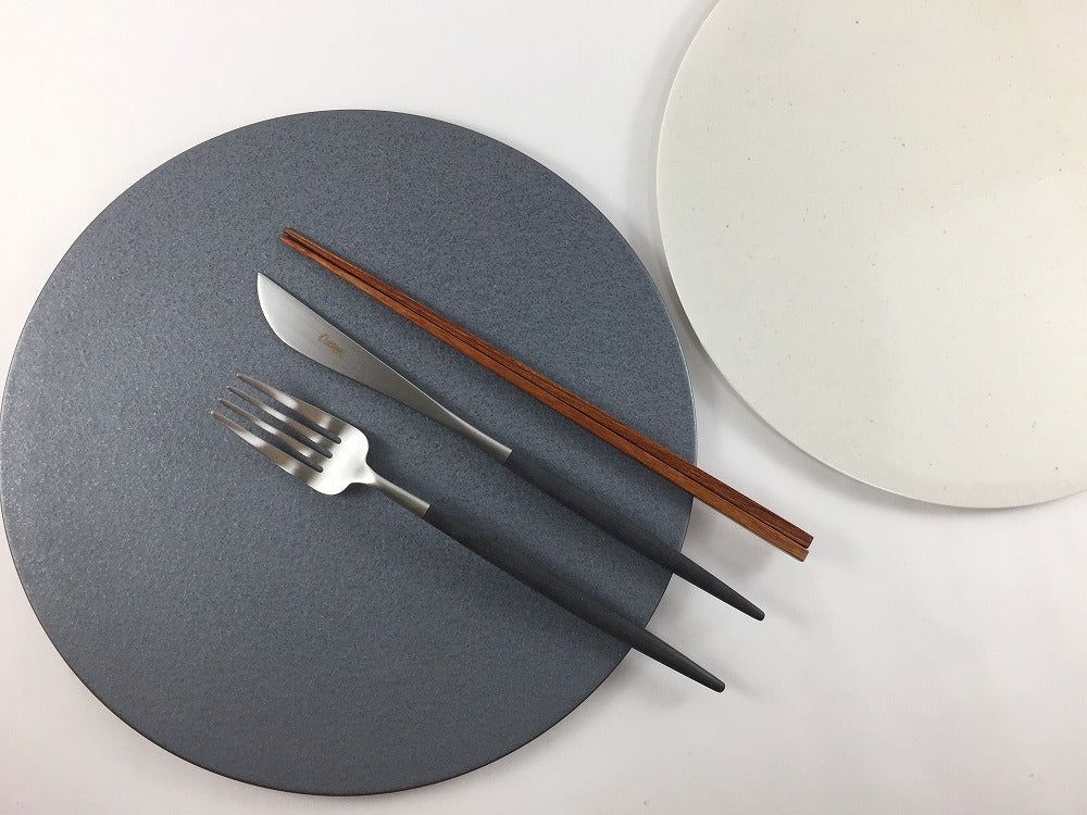 有田焼 瑞峯窯(原重製陶所) フラットプレート 26cm (鉄釉/土灰釉)【26cm 大皿 丸皿 平皿 プレート】｜有田焼やきものギャラリー　つじ信