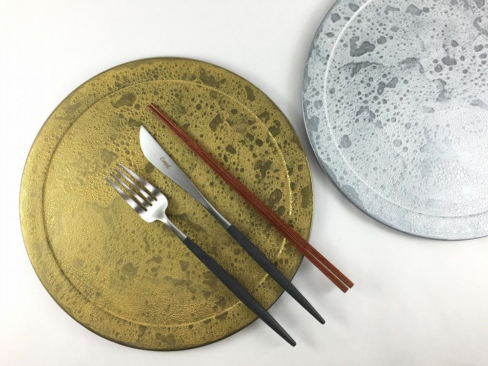 有田焼 吉右衛門窯 26cmフラットプレート 黒泡 (雲金 /雲銀)【26cm/皿/大皿/丸皿/フラットプレート】｜有田焼やきものギャラリー　つじ信
