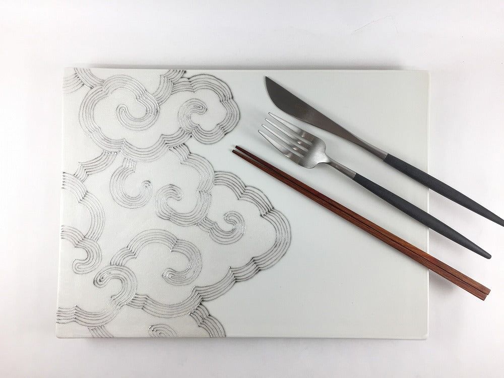 有田焼 吉右衛門窯 四ツ足長角フラットプレート グレー積雲【30cm 大皿 角皿 プレート 平皿】|有田焼やきものギャラリー つじ信