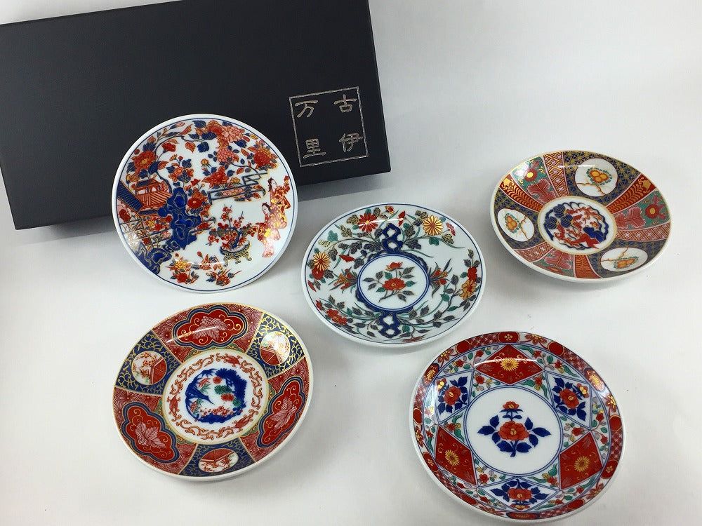 【マラソン期間 全品10％Offクーポン & P10倍】「専用化粧箱入」肥前有田焼 古伊万里小皿 5枚揃い【セット品.5柄各1枚】【11.5cm 12cm 小皿 丸皿 取り皿 古伊万里文様 おしゃれ 贈り物 喜ばれる プレゼント】【当店限定品】【ラッピング無料対応】 6,952円
