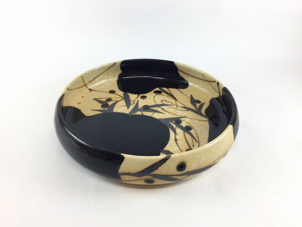 有田焼 瑞峯窯(原重製陶所) 黒織部草絵 鉄鉢形6.5寸皿【18.5糎 中皿 丸皿 中鉢 かっこ良い】 キッチン用品・食器・調理器具-食器-皿・プレート
