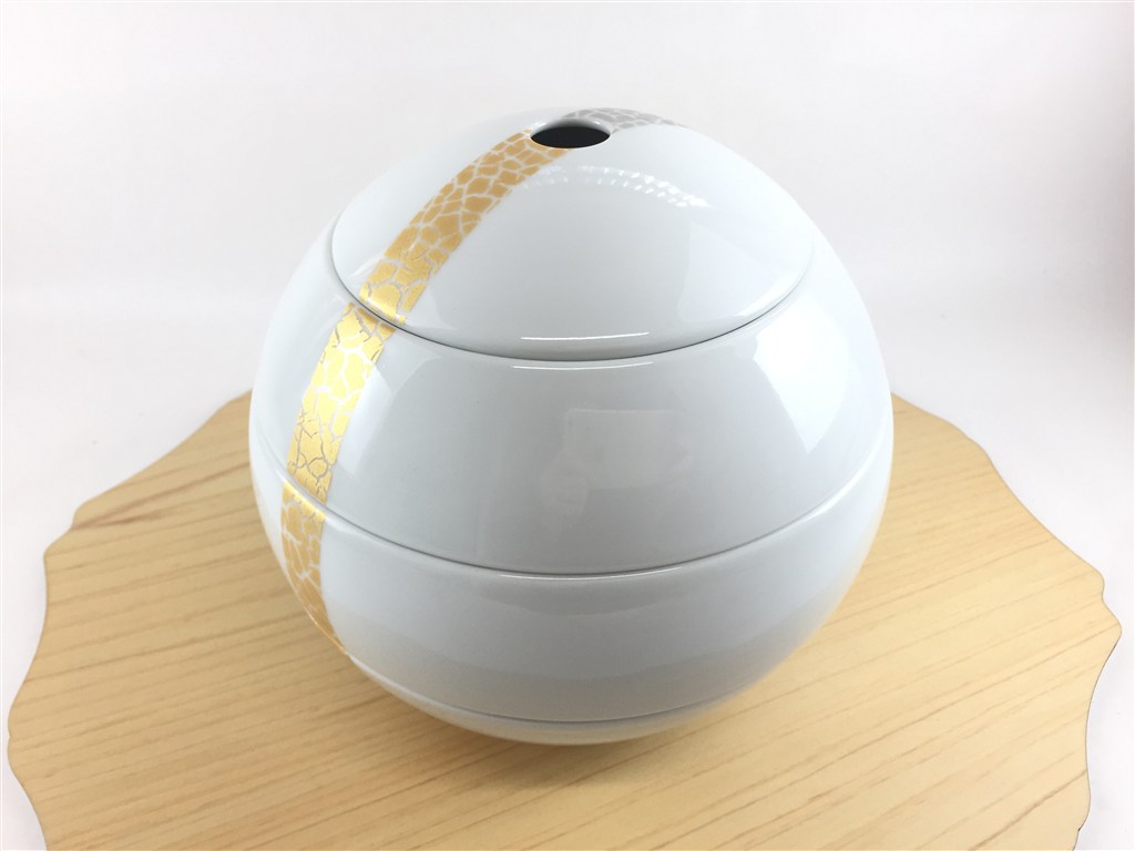 【大売り出し継続期間 全品10％Off引き換え証 \u0026 P10倍】有田焼 玉重 金銀箔帯彩 16珊【珠型三段重】