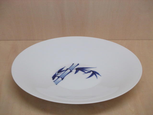 有田焼　今泉右衛門　陶印入り２１，５直径のお皿です 有田焼 今泉右衛門 陶印入り21，5直径のお皿です