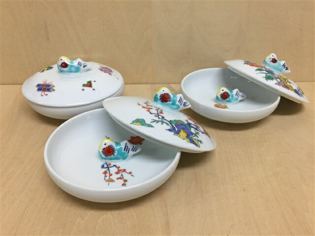 有田焼 伯父山窯 蓋付オシドリ丸灰皿【蓋付 灰皿 蓋付き灰皿 父の日 喫煙グッズ タバコ用品 煙草 おしゃれ】【フタ物・ふた物】【おしどり夫婦/オシドリ】
