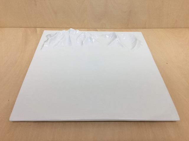 有田焼 徳幸窯 山脈プレート(白磁) 26.5cm