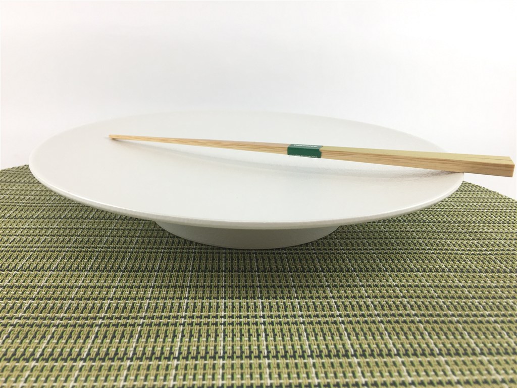 【マラソン継続期間 全品10％Off引き換え証離れ離れ中】有田焼 吉右衛門窯 23糎高原一皿 白泡雲銀【23糎 平皿 高原皿 一皿 丸皿 中皿 かっこ良い 白いこと】 食器・カトラリー・グラス-キッチン用品・食器・調理器具