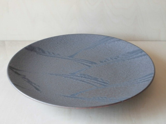有田焼 瑞峯窯(原重製陶所) 鉄釉波絵24cm丸皿【皿 プレート】