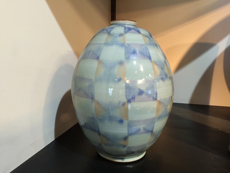 源右衛門 万暦風人物花瓶 高さ 26㎝ 源右衛門 万暦風人物花瓶 高さ 26㎝