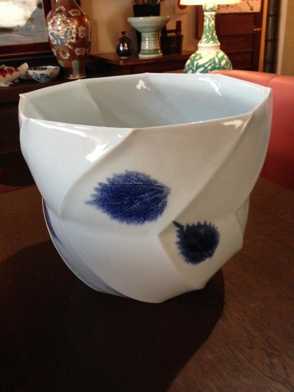 美術有田焼 藤井朱明窯 藍葉文ねじり花器【美術品】【花器】