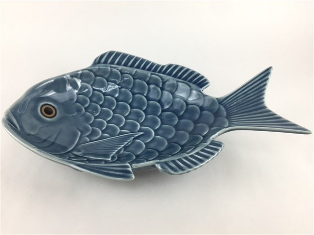 【Web有田陶器市 4/25-5/6 開催 クーポン配布中】有田焼 幸楽窯 210鯛鉢.黒青【21cm 中皿 中鉢 お正月 ハレの日 和風 おめでたい お祝い事 タイ おめでタイ おめでたい 魚の形のお皿 】【錦青鈍釉鯛形向付】