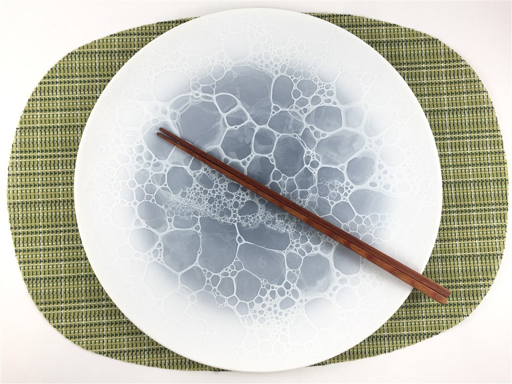 有田焼 やま平窯 26糎一皿.内薄墨色白泡【お皿 26糎 薄墨色色 皿 一皿 卵の殻手（らん斯うしてで)エッグ甲殻】 キッチン用品・食器・調理器具-食器-皿・プレート