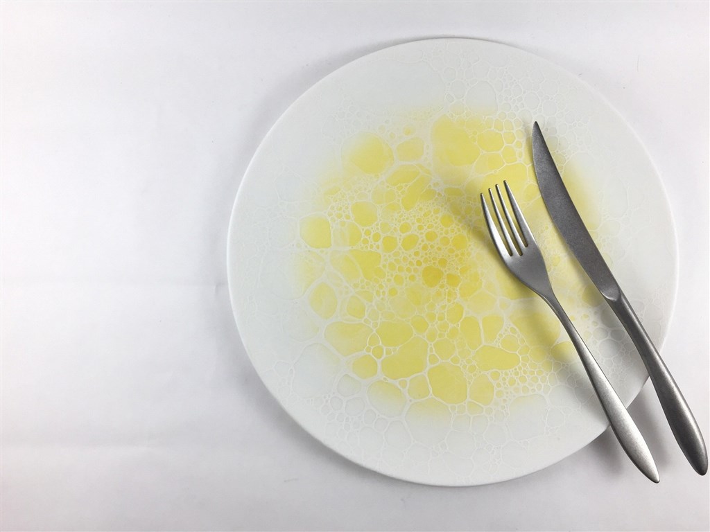 有田焼 やま平窯 26糎一皿.内黄み白泡【お皿 26糎 黄味がかった 皿 一皿 卵の殻手（らん斯うしてで)エッグ甲殻】 食器-皿・プレート