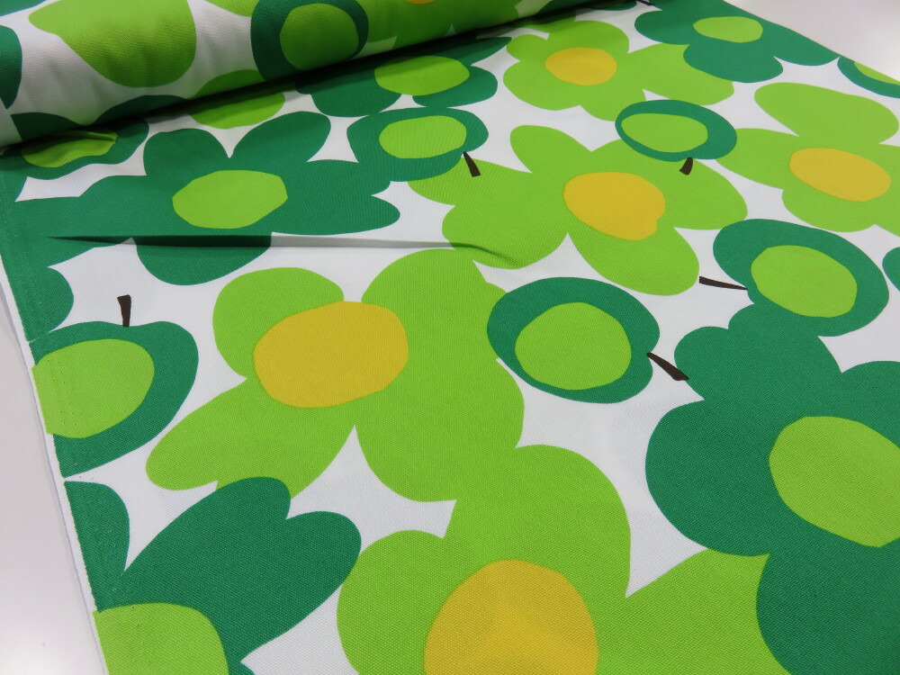 楽天市場 北欧風大きな花柄とチョウ グリーン オックス生地 メール便2m可 北欧風 生地 布地 綿 コットン 手作り 手芸 ハンドメイド 入園 入学 布と手芸つばめや