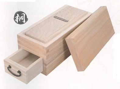 (株)小柳工業 マルサン印 桐乃鰹箱（本仕上）  品番：０１０１２