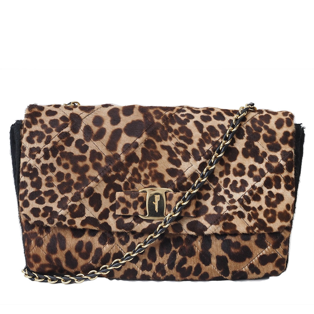 楽天市場】【美品】Salvatore Ferragamo フェラガモ ヴァラ ヒョウ柄