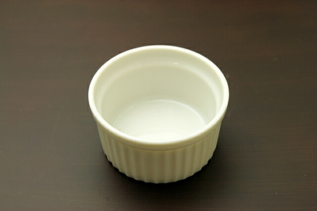 楽天市場 ココット 白 サイズs 6 8cm グラタンやプリンカップに スフレ コキール 白い食器 日本製 耐熱陶器 ホワイト ナチュラル和洋食器 うつわやさん