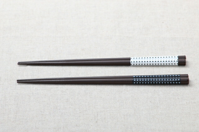 楽天市場 食洗機対応 かわいい水玉 モノトーンドットのお箸 白 黒 23cm 日本製 おはし メール便発送可能 ナチュラル和洋食器 うつわやさん