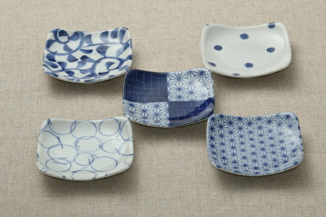 刺子模様のプレート皿 5枚セット　水色　白 刺子模様のプレート皿 5枚セット 水色 白 刺し子 寄せ模様＜縞・紺＞セット
