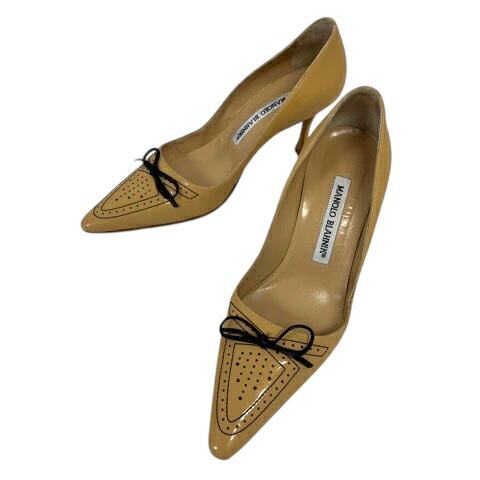 【中古】マノロブラニク MANOLO BLAHNIK パンプス ポインテッドトゥ ピンヒール リボン エナメル 34.5 ベージュ レディース 【ベクトル 古着】 260324