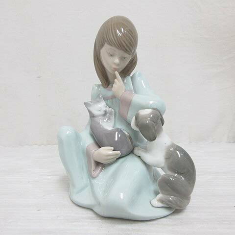 LLADRO(リヤドロ) 陶器/磁器人形 置物 リヤドロ（Lladro リアドロ 陶器人形 置物） 婦人 優雅な散歩の