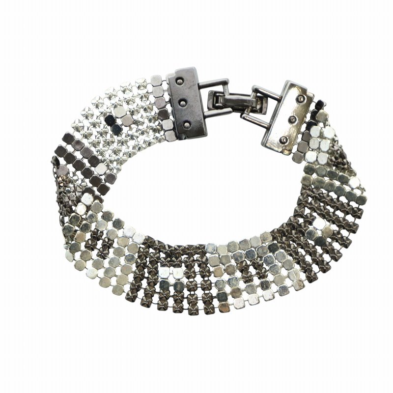 GIVENCHY 星型スタッズ バングル　ブレスレット ジバンシィ GIVENCHY バングル スタースタッズ レザー ブラック