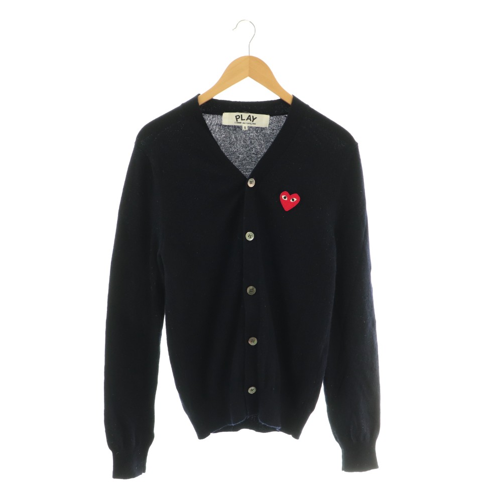 【中古】プレイコムデギャルソン PLAY COMME des GARCONS AD2018/8 ウールニットカーディガン 長袖 Vのど首 ハートロゴワッペン S 米国海軍 AZ-N008 /DO メンズ 【ベクター 古着】 260424