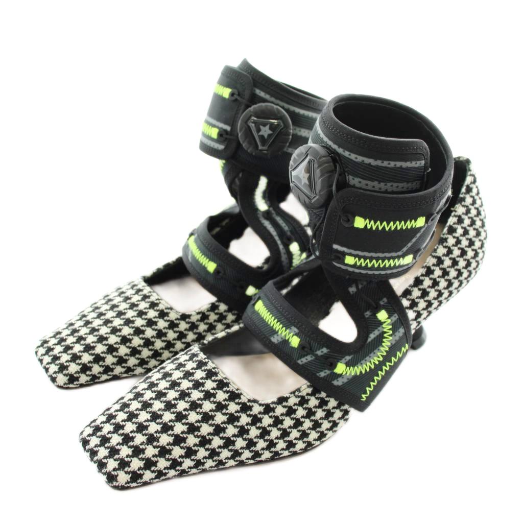 【中古】ディオール Christian Dior × ロジェヴィヴィエ Roger Vivier 62-22 22AW パンプス 帆布 スクエアトゥ チドリ透かし彫り チドリ柄 アンクル三尺帯 35.5 22.5糎 黒 黒いこと 白 白いこと /XZ ■GY19 レディース 【ベクター 古着】 260218