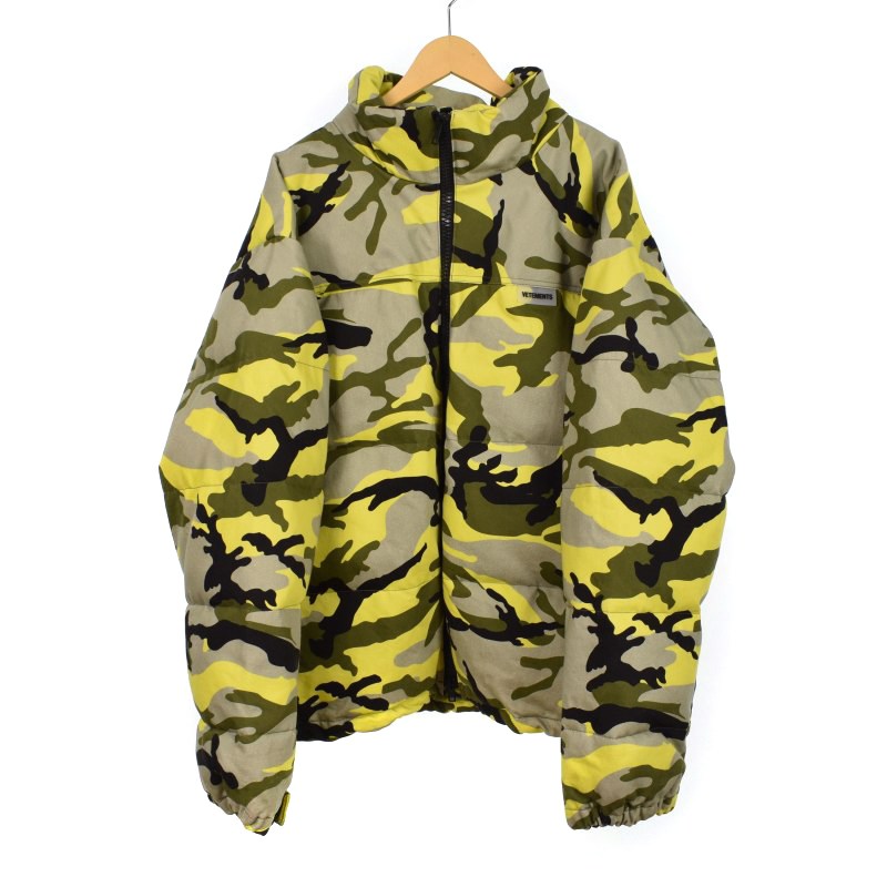 【中古】ヴェトモン ベトモン VETEMENTS 22FW NEON CAMO LOGO PUFFER JACKET ネオン カモ ロゴ ダウンジャケット M グレー 黄 イエロー UA53JA600C メンズ 【ベクトル 古着】 241225