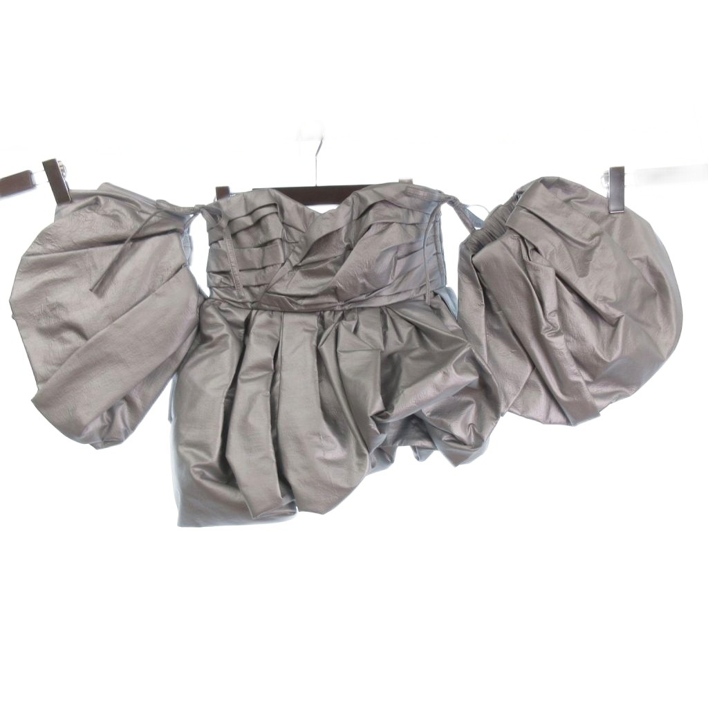 【中古】マークジェイコブス MARC JACOBS 美品 砂上の楼閣とっ始め THE BUBBLE TOP メタリック 軽気球 半袖 ベアとっ始め 2 しろがね色色つや ■GY14 レディース 【ベクター 古着】 260317
