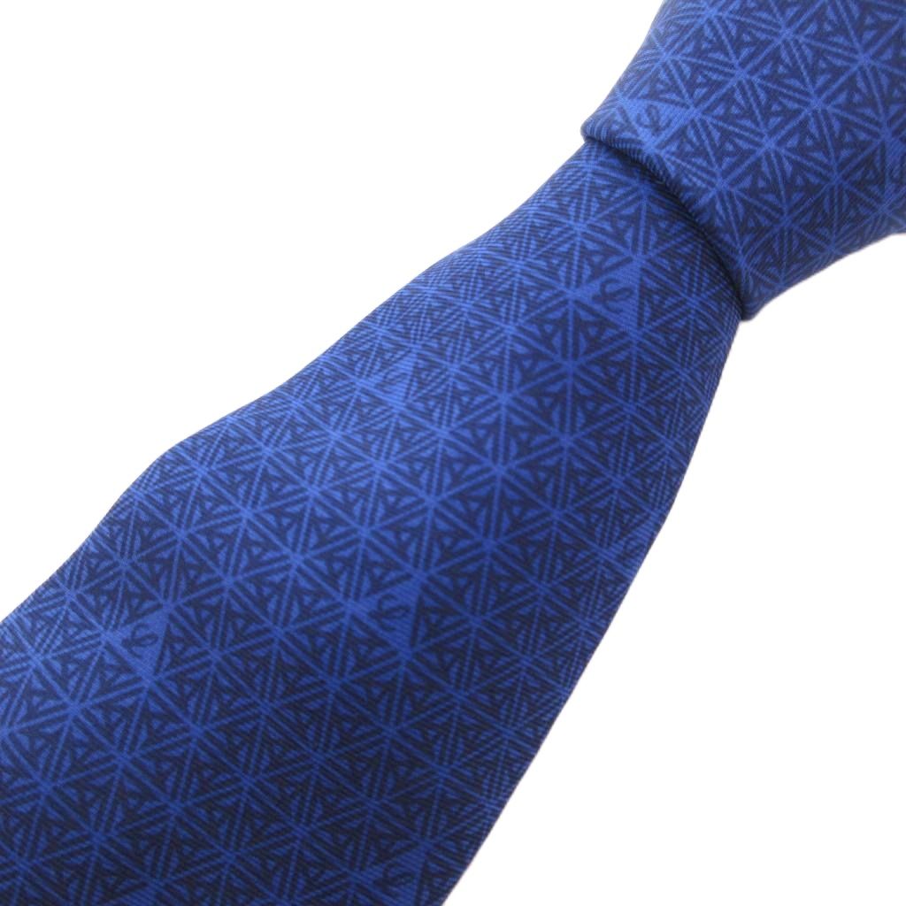 ロエベ ロゴ総柄×ドット柄ネクタイ ブルー系 Italy製 美品 ロエベ ロゴ総柄×ドット柄ネクタイ ブルー系 Italy製 美品 2025年最新