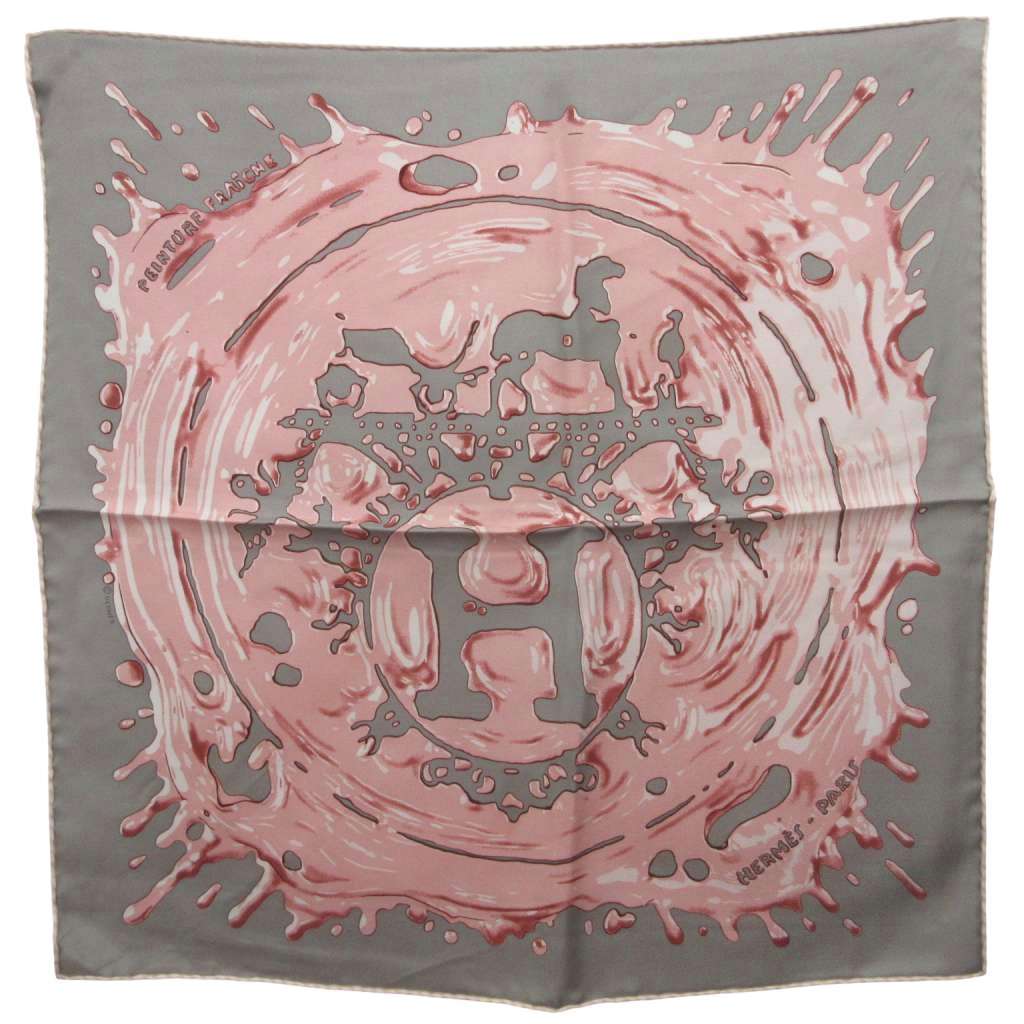 【中古】エルメス HERMES 22SS カレ45 ガブロッシュ 絵の具塗りたて Peinture Fra?che えり巻き 袈裟 総柄 絹 地絹100% 薄墨色 サクラ色 レディース 【ベクター 古着】 260516