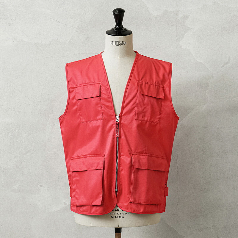 DIESEL フード付きレッドベスト DIESEL (ディーゼル) フード着脱 ナイロン ロゴパッチ ダウンベスト