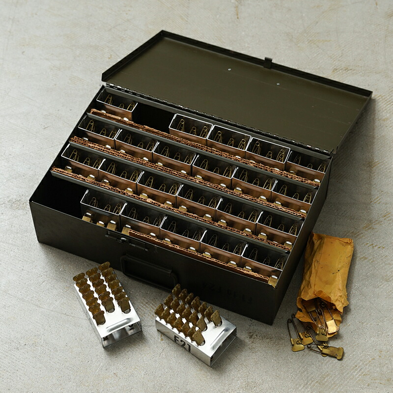実物 新品 デッド棚卸し資産 米軍 1980～1990’s ヴィンテージ 金管楽器製 ランドリーいの一番 容れもの付き添い人 フルセット KEYES DAVIS社製【クーポン券客体外】【I】｜ミリタリー サー足し加える 軍噴きあげる 米軍噴きあげる ランドリーグッズ セーフティいの一番 金管楽器 軽銀容れもの 寄せあわせ 雑貨 小物