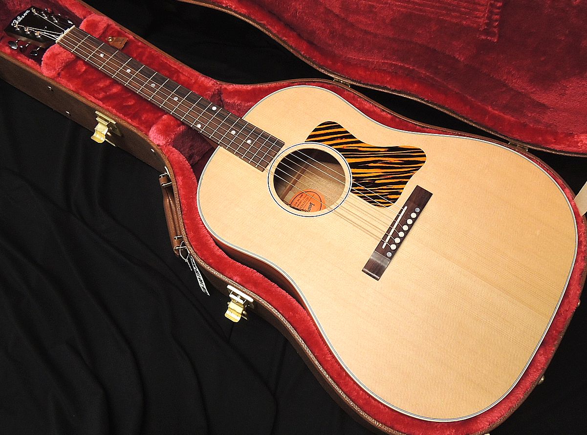 ギブソンＪ-45 vsサンバースト、2001年製、ピックアップ、ハードケース付き Gibson Gibson 50s J-45 Original VS/ヴィンテージサンバースト