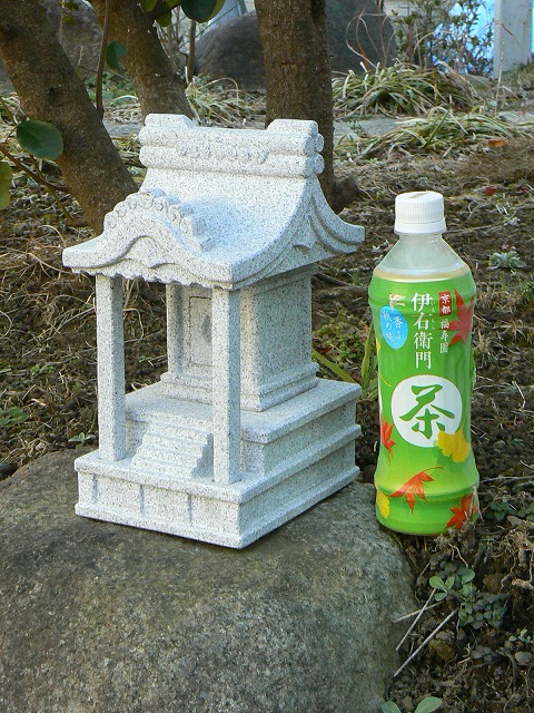 楽天市場】氏神 神棚 神具 お稲荷 石宮 1.5尺（石宮 高級型）梱包