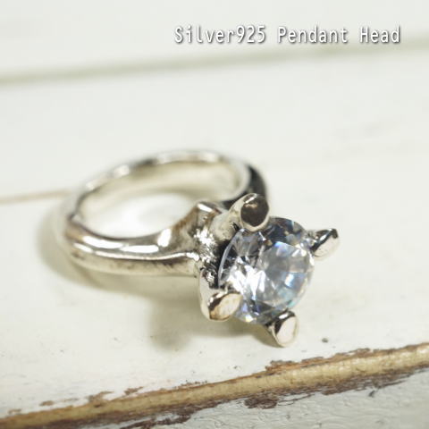 シルバー925 大きなクリスタルが埋まった指輪がたリングペンダントトップ silver925 シルバーアクセサリー シルバー製 ペンダントヘッド メンズ 4,576円