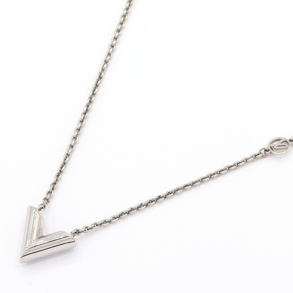 【中古】 ルイヴィトン ネックレス エセンシャルV M63197 シルバー メタル 中古 ペンダント アクセサリー LV ロゴ レディース LOUIS VUITTON | ルイ・ヴィトン ヴィトン ルイビトン ルイ・ビトン ビトン LOUISVUITTON ブランド ヴィトンネックレス シンプル ロゴネックレス|夢市場プレミア