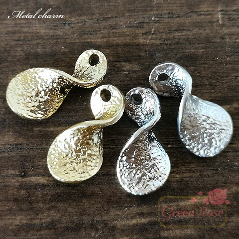 楽天市場】金属チャーム 全4種 4個 ぐるぐる 渦巻き メタル