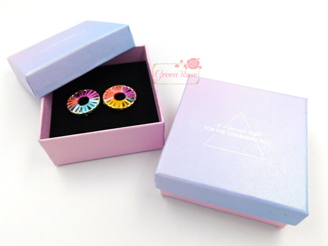 楽天市場 宅配便 英字プリントグラデーション ギフトボックス 中 1個 かぶせ箱 貼箱 リング ピアス ネックレスのラッピングに プレゼント Box06 Green Rose ネットショップ Yumi