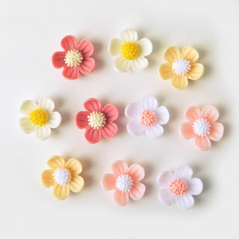 楽天市場】デコパーツ カラフルカラーのフラワーパーツ 6色 60個 デコ