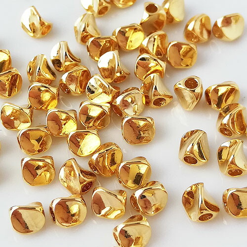 楽天市場】18kgp メタルビーズ 変形しずく ドロップ ゴールド 2個 真鍮