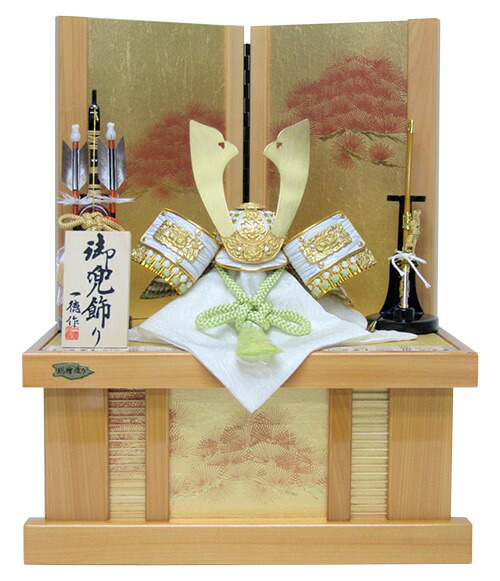 店卸し資産あり 五月あやつり人形 8号金白兜納める飾りつけ 黄緑 一徳作 YN0807GKS 間口38×奥ふかさ28×高さ49糎 納める飾りつけ 兜飾りつけ 檜納める パウダーコンパクト