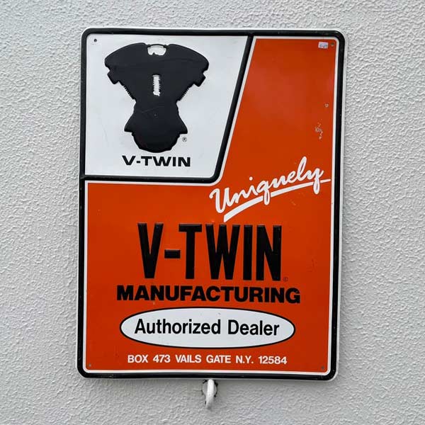 V-TWIN ヴィンテージ看板 / HARLEY DAVIDSON ガレージ看板 ストリートサイン アメリカン雑貨 [S-67]｜アメリカンガレージライフCHOPPERS