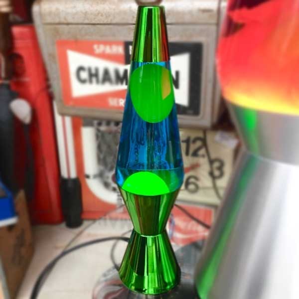 Auc Z Etcetera 2157 Mule Light Lava Lamp Metallic 2157 Mule Light Lava Lamp Metallic Yellow Wax Blue Liquid