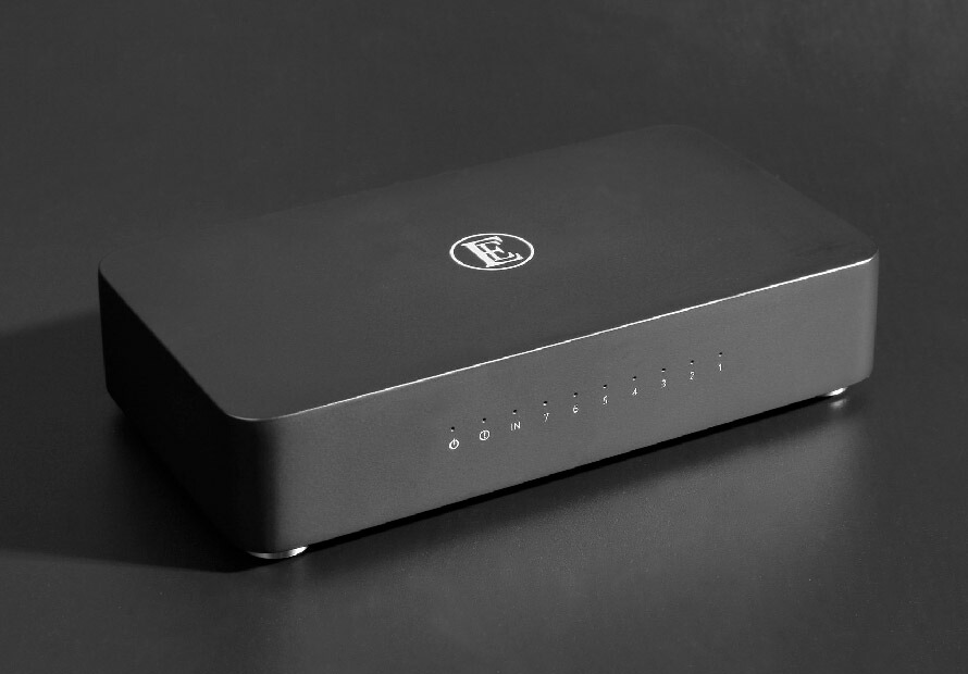 NuPrime Omnia SW-8 オーディオグレードスイッチングハブ 美品 Omnia SW-8 | NuPrime