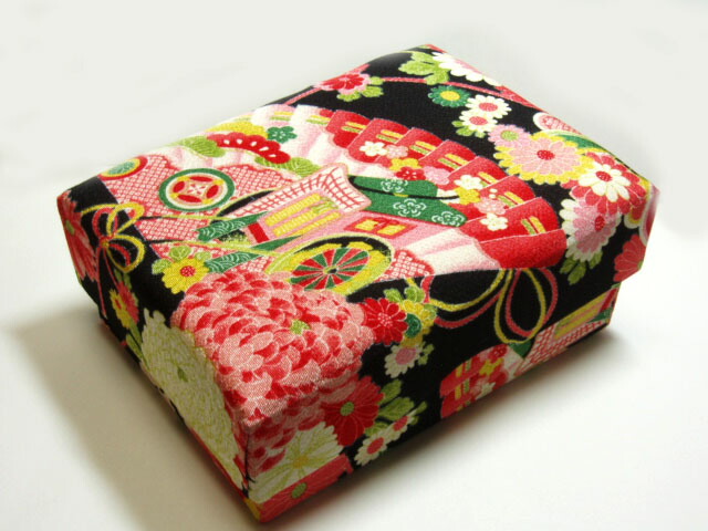 京都みすや忠兵衛　華やかな花柄の裁縫箱セット